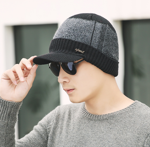 Men's Thick Knit Beanie with Fleece Lining and Logo