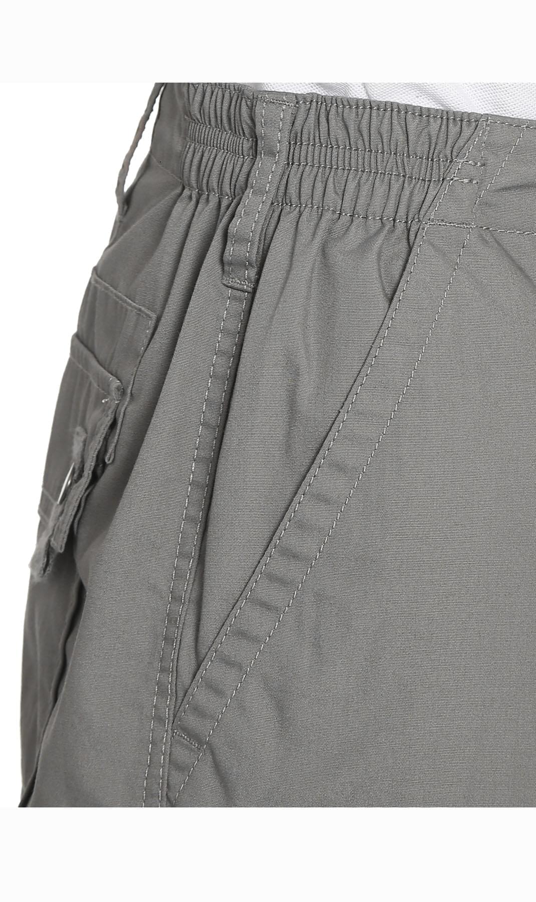 Men's Elastic Waist Cargo Shorts with Multi-Pocket Design